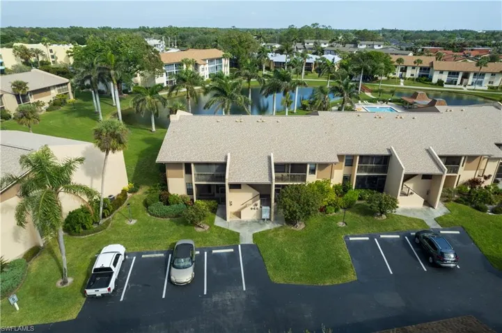 960  Palm View  DR, Naples, FL 34110
