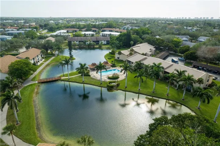 960  Palm View  DR, Naples, FL 34110