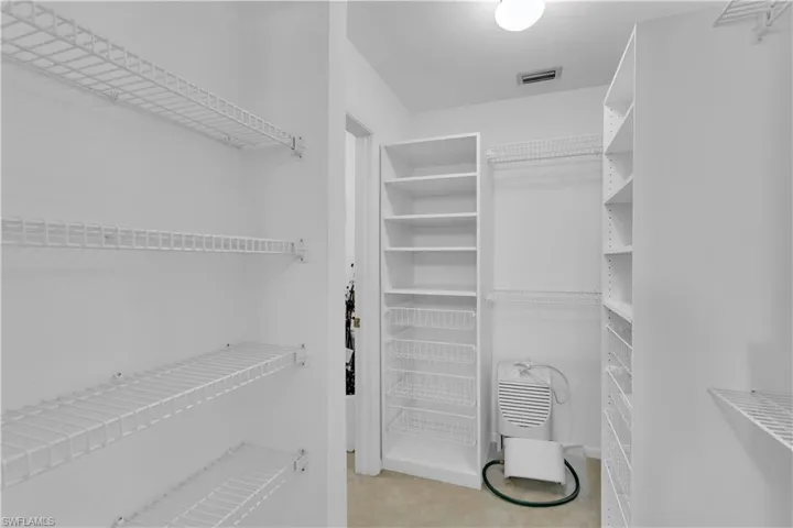 960  Palm View  DR, Naples, FL 34110