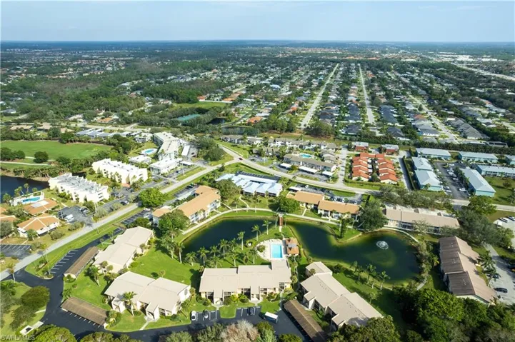 960  Palm View  DR, Naples, FL 34110