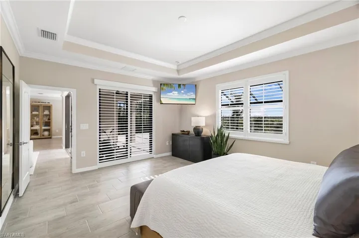 Private sliding doors to lanai