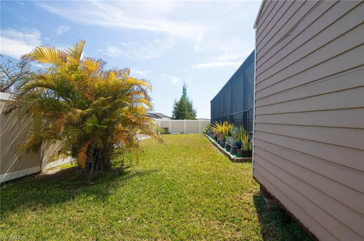 2123 Nw 41st Pl, Cape Coral, Florida 33993
