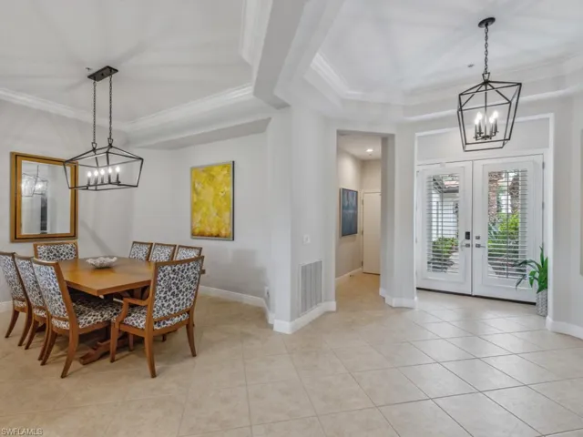 Foyer - Dining
