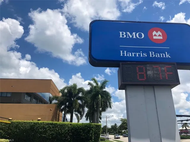 2375  Tamiami N TRL, Naples, FL 34103