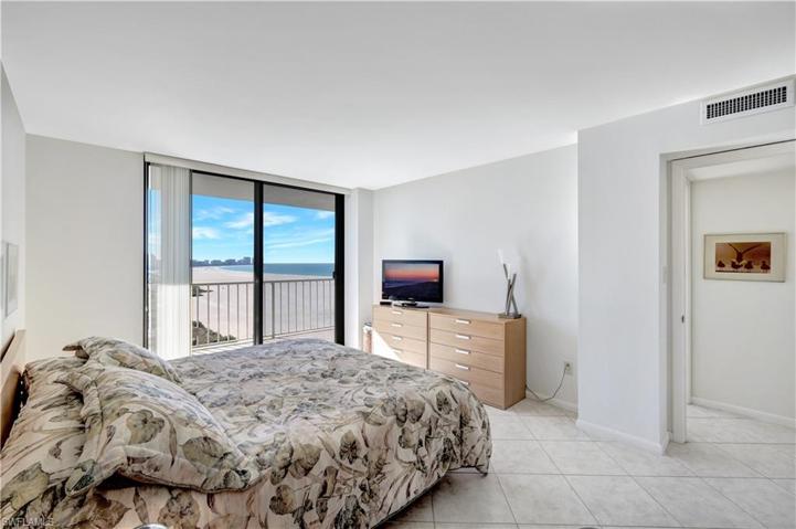 Wake up to views of gulf.