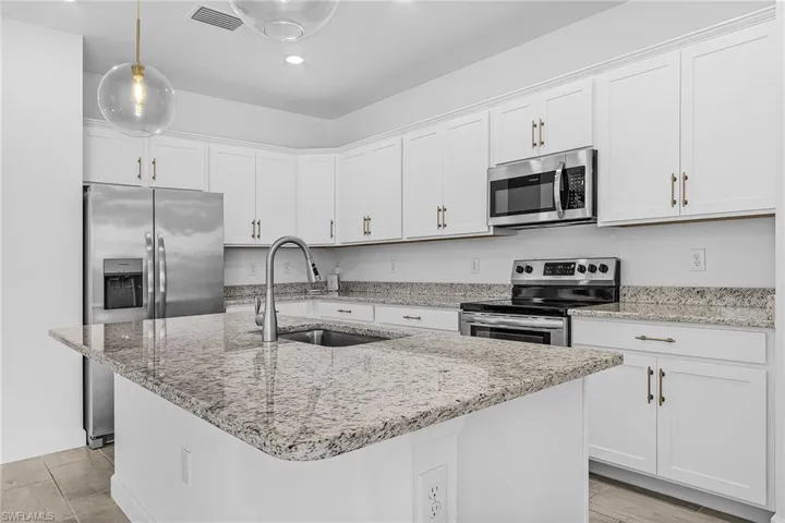 11151 Timber Creek Dr E, Fort Myers, Florida 33913