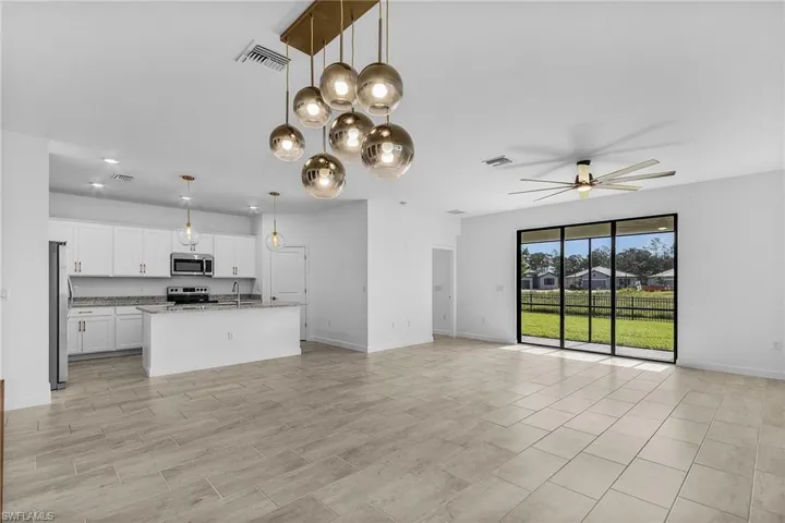 11151 Timber Creek Dr E, Fort Myers, Florida 33913
