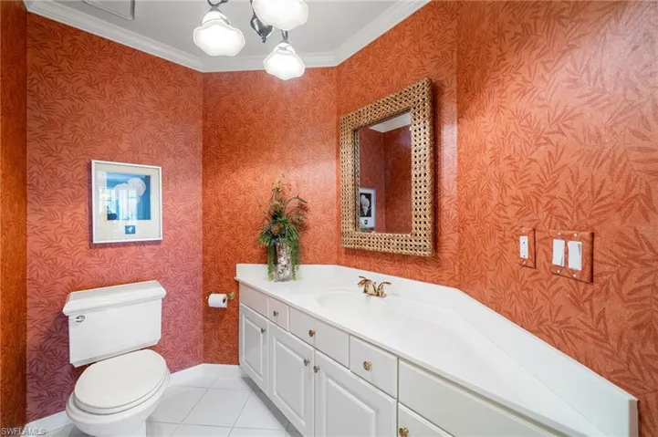 1/2 Guest Bath