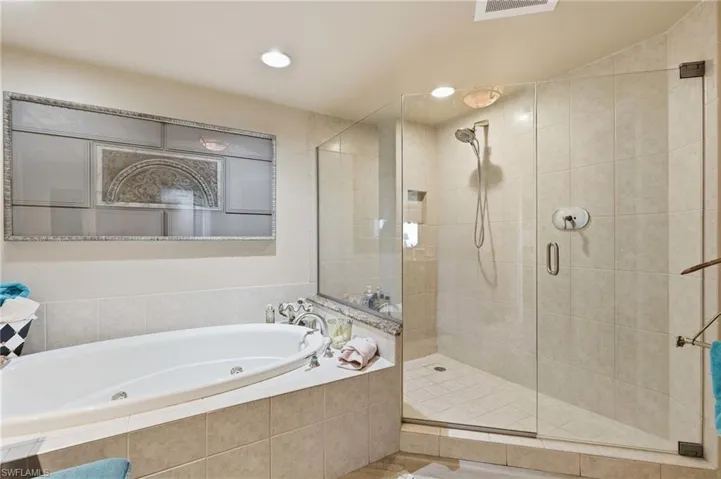 1060 Borghese Ln 2006, Naples, Florida 34114