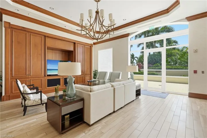 1060 Borghese Ln 2006, Naples, Florida 34114