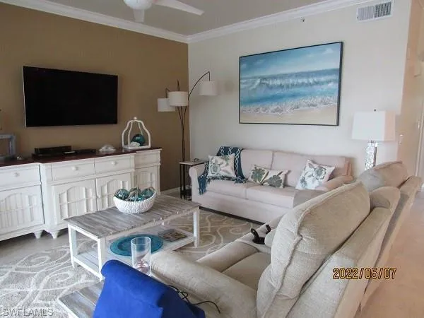 Living room w wall mounted TV