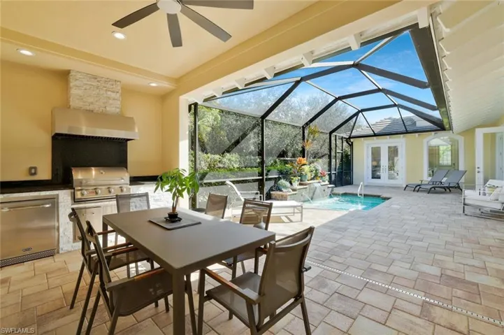 Dining area of Screened Lanai