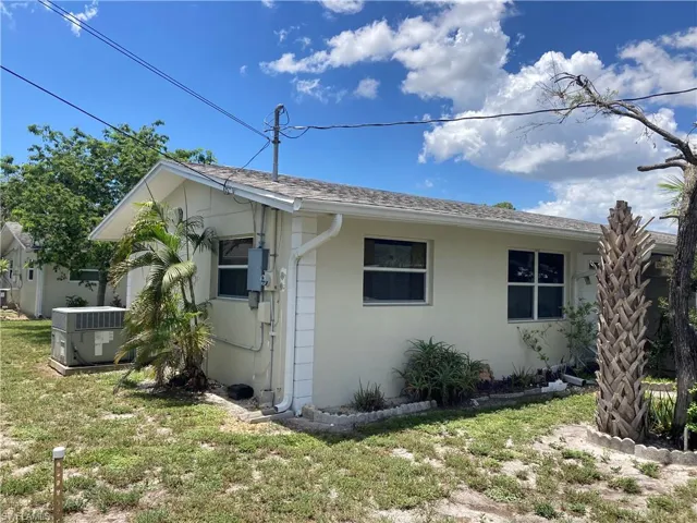 27446  Village Garden  WAY, Bonita Springs, FL 34135