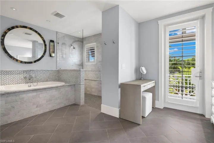 Primary Suite Bathroom