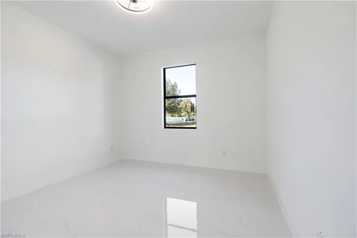 2708  Helen  PL, Lehigh Acres, FL 33971