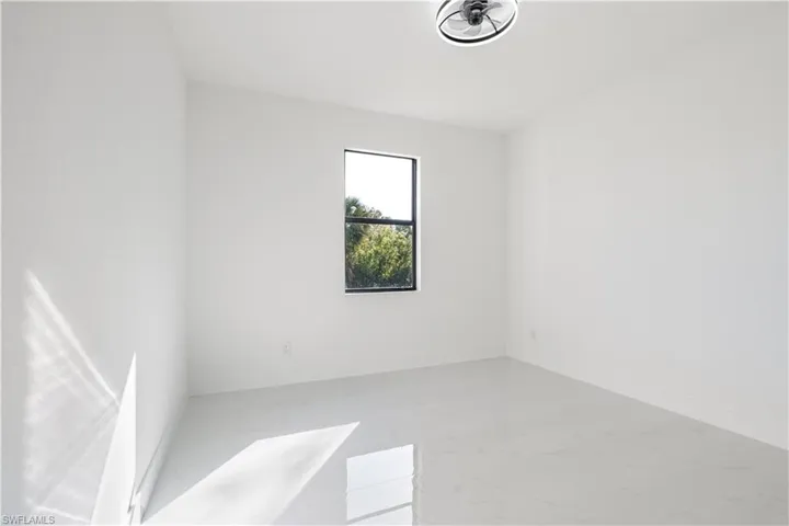2708  Helen  PL, Lehigh Acres, FL 33971