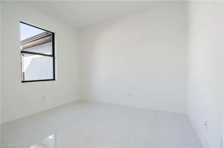 2708  Helen  PL, Lehigh Acres, FL 33971