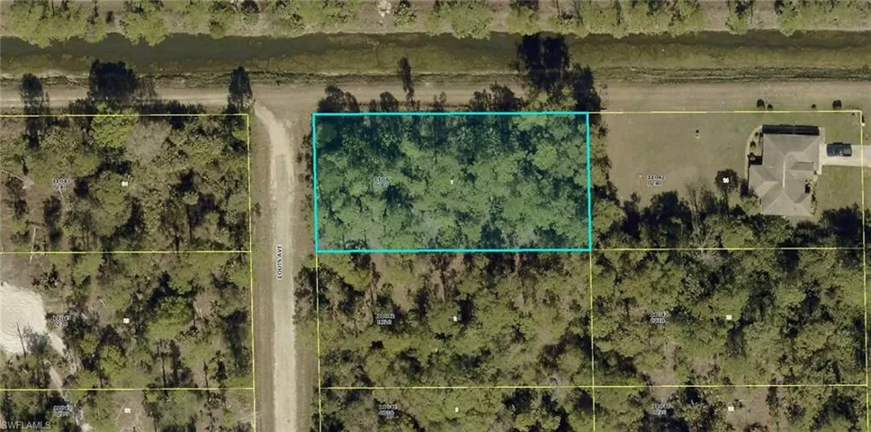 722  Louis  AVE, Lehigh Acres, FL 33972
