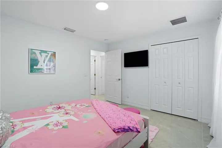 3235 Nw 17th Ln, Cape Coral, Florida 33993