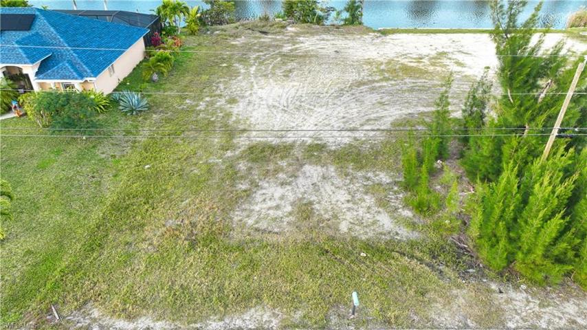 209 SW 21st ST, CAPE CORAL FL 33991