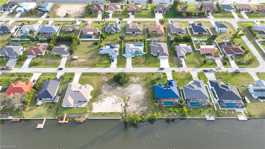 209 SW 21st ST, CAPE CORAL FL 33991