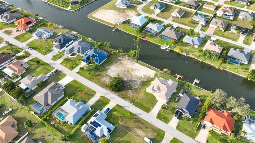 209 SW 21st ST, CAPE CORAL FL 33991