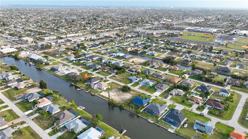 209 SW 21st ST, CAPE CORAL FL 33991