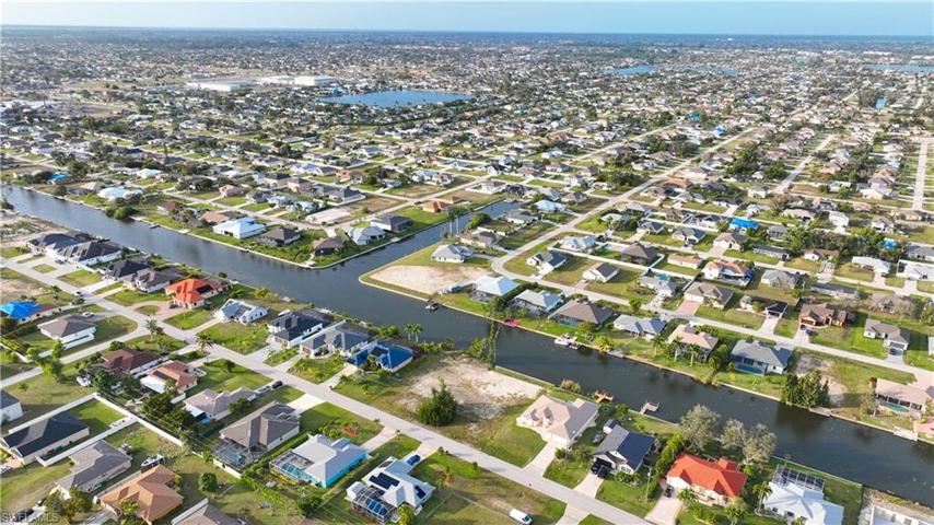 209 SW 21st ST, CAPE CORAL FL 33991