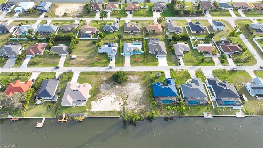 209 SW 21st ST, CAPE CORAL FL 33991