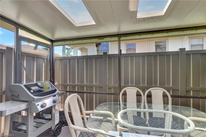 Side Lanai