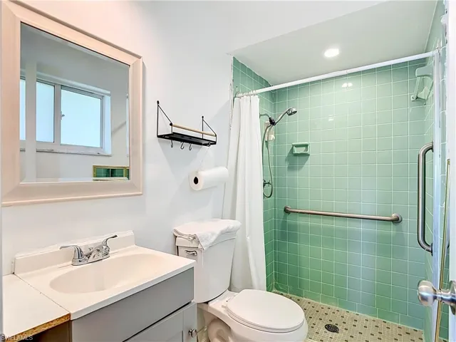 Ensuite bathroom off primary bedroom