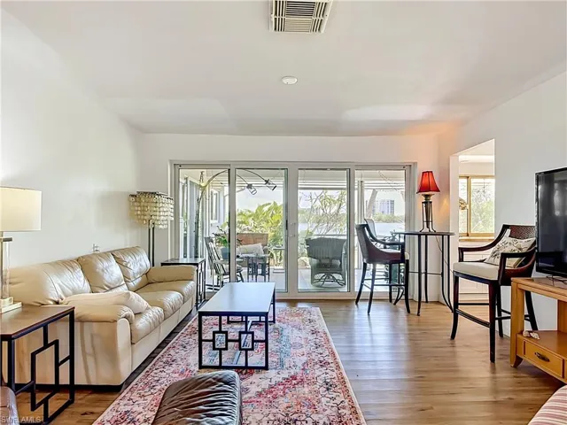 7861 Buccaneer Dr, Fort Myers Beach, Florida 33931
