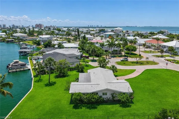 7861 Buccaneer Dr, Fort Myers Beach, Florida 33931