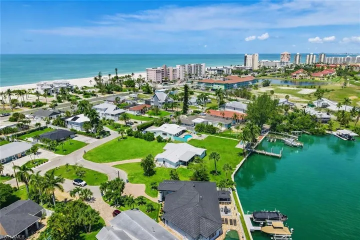 7861 Buccaneer Dr, Fort Myers Beach, Florida 33931