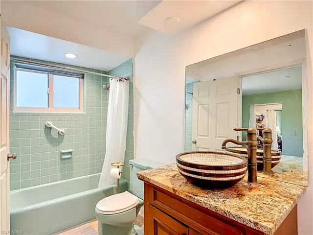 7861 Buccaneer Dr, Fort Myers Beach, Florida 33931