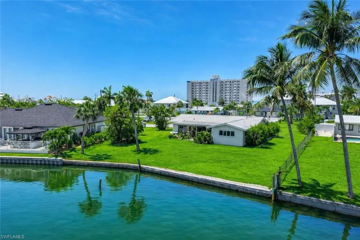 7861 Buccaneer Dr, Fort Myers Beach, Florida 33931