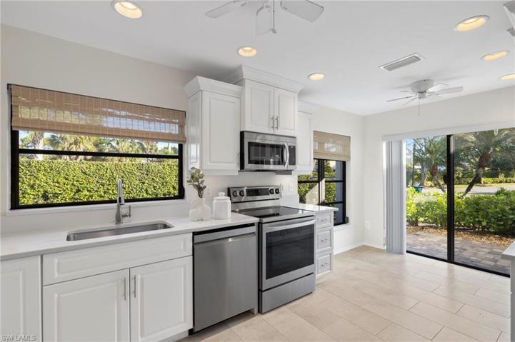 909  Reef Point  CIR, NAPLES, FL 34108