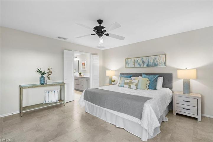 909  Reef Point  CIR, NAPLES, FL 34108