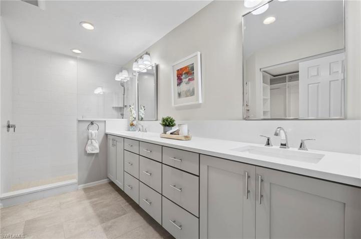 909  Reef Point  CIR, NAPLES, FL 34108
