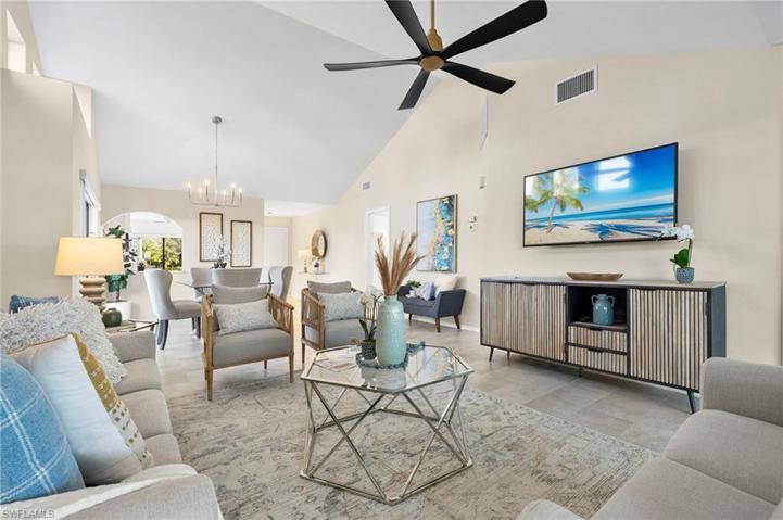 909  Reef Point  CIR, NAPLES, FL 34108