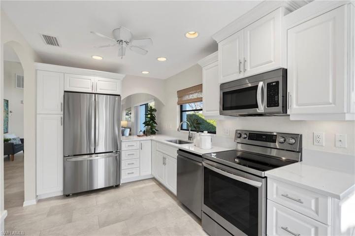 909  Reef Point  CIR, NAPLES, FL 34108