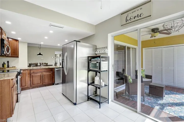 7360  Glenmoor  LN, Naples, FL 34104
