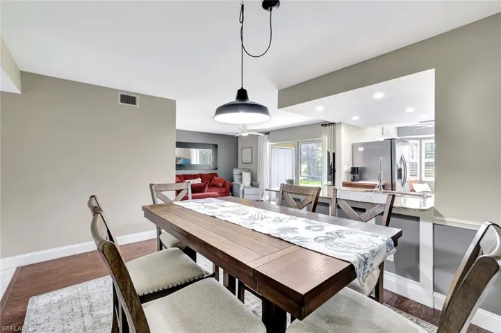 7360  Glenmoor  LN, Naples, FL 34104