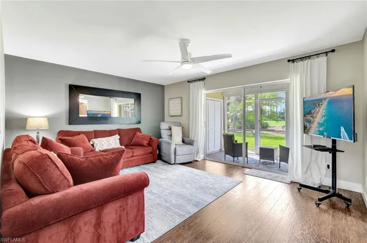 7360  Glenmoor  LN, Naples, FL 34104