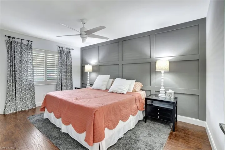 7360  Glenmoor  LN, Naples, FL 34104