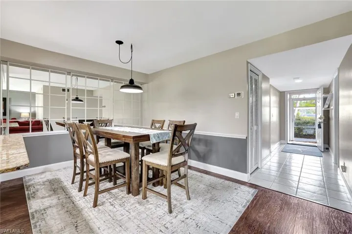 7360  Glenmoor  LN, Naples, FL 34104