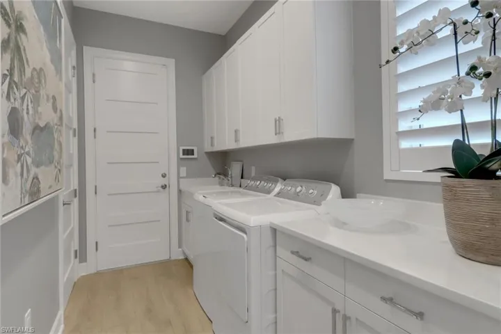 6225 Antigua Way, Naples, Florida 34113
