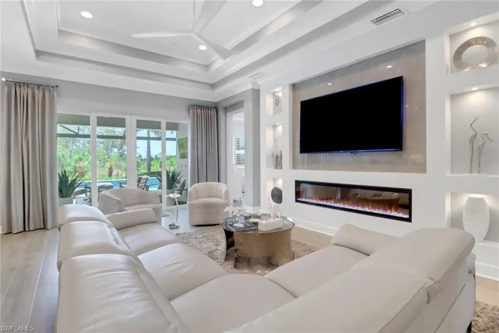 6225 Antigua Way, Naples, Florida 34113