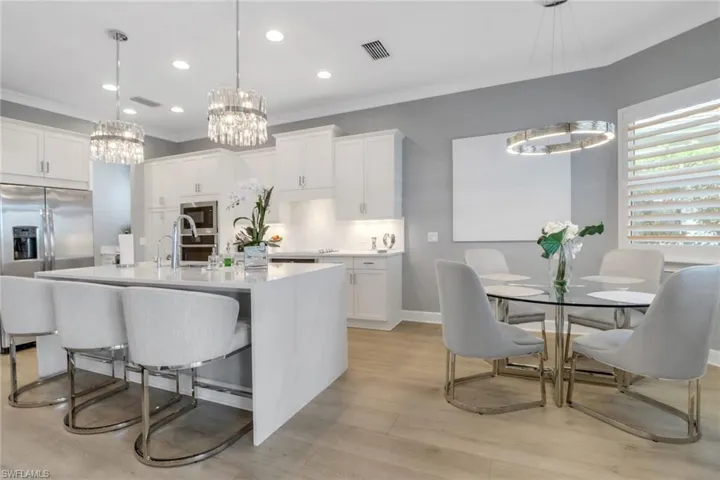 6225 Antigua Way, Naples, Florida 34113