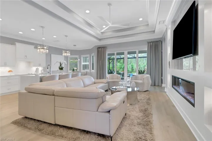 6225 Antigua Way, Naples, Florida 34113